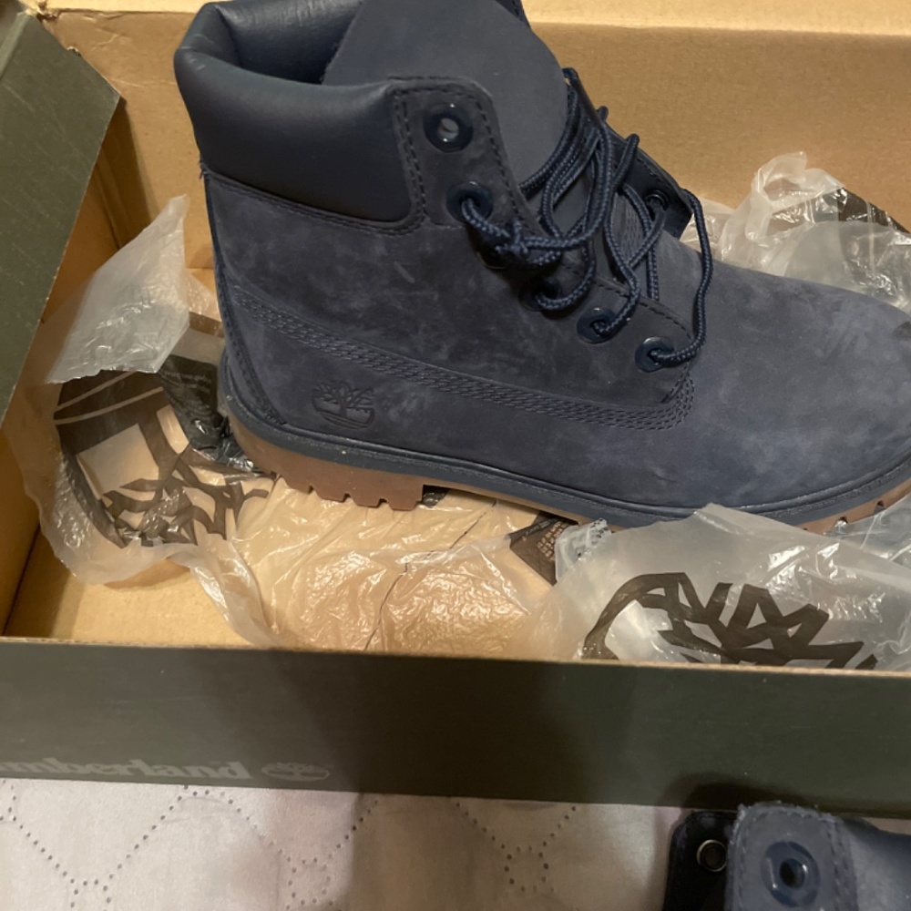 Shoes - Picture 2 of 2